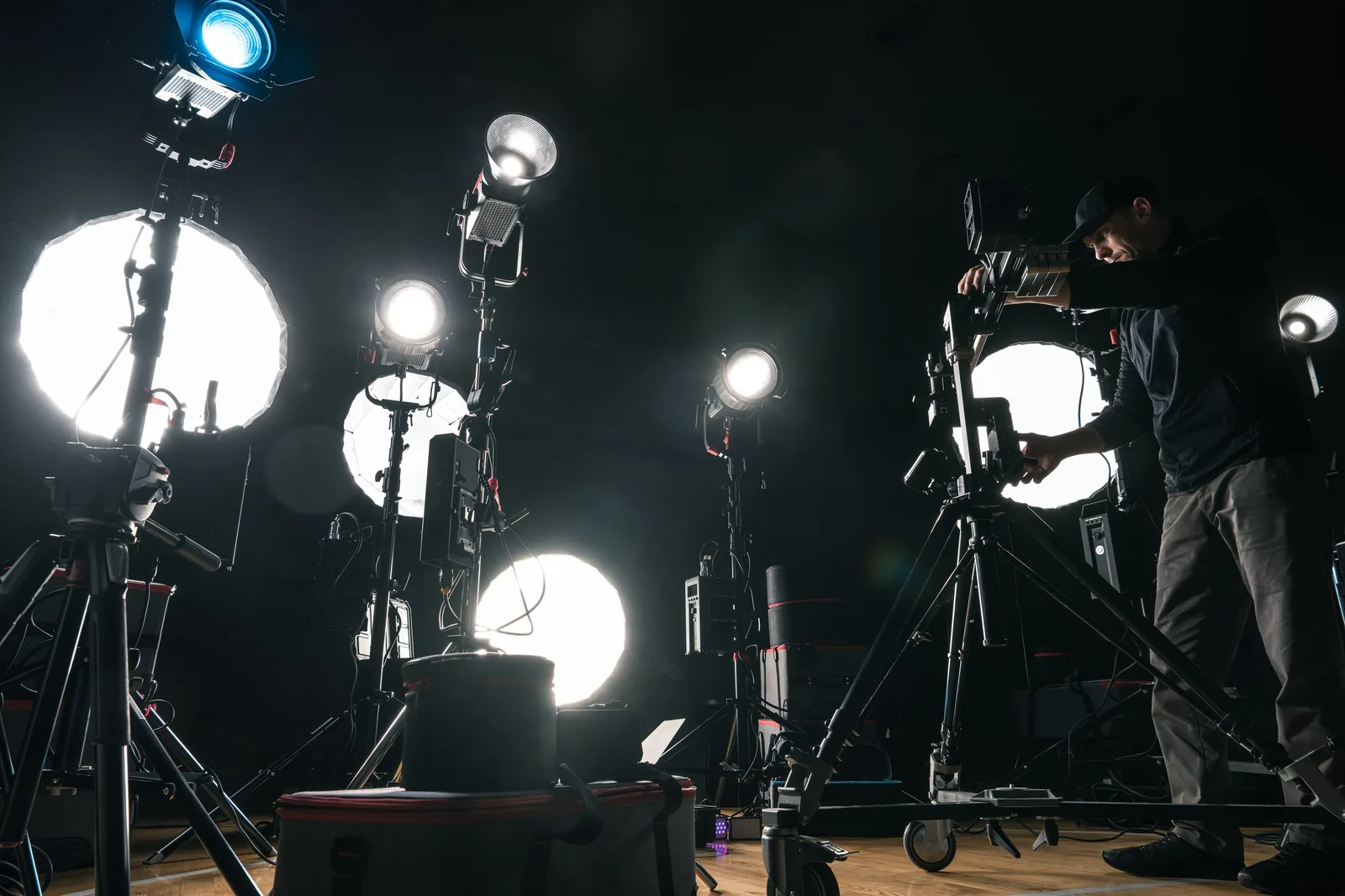 7 key areas of your videography business to outsource for improved efficiency and growth.